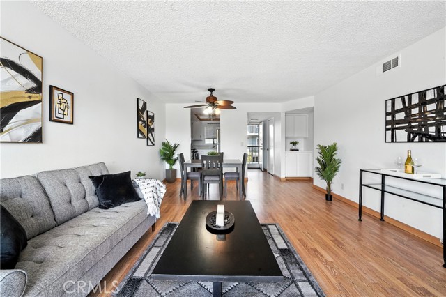 Detail Gallery Image 1 of 46 For 955 E 3rd St #304,  Long Beach,  CA 90802 - 2 Beds | 1 Baths