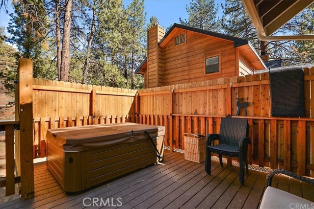 610 Mountain View Avenue, Wrightwood CA: https://media.crmls.org/medias/5b08b9d1-2fac-4955-b413-3fd1cb2b70ba.jpg