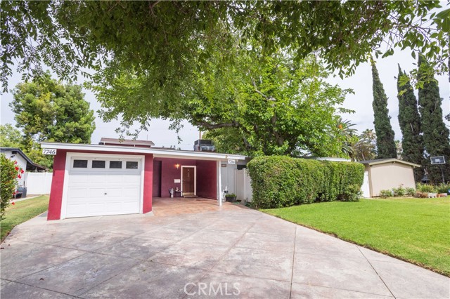 7744 Rhea Avenue, Reseda CA: https://media.crmls.org/medias/5b09c9e9-7b63-4d14-8621-3a82a757bbd5.jpg