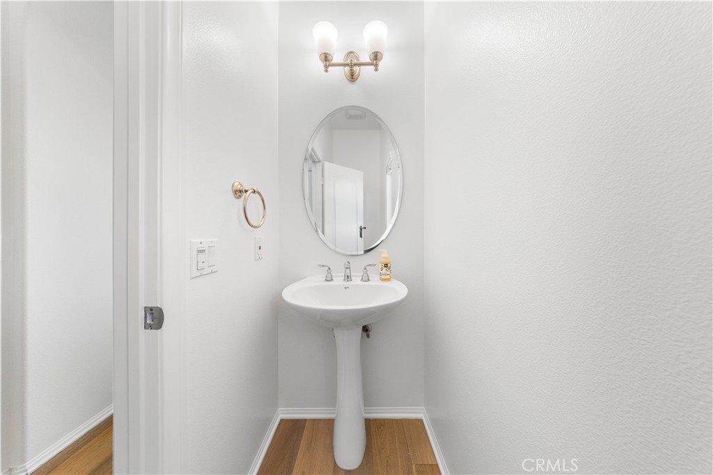 https://media.crmls.org/medias/5b0a4309-3bd4-4a35-8f0e-9448ba58345e.jpg?preset=X-Large