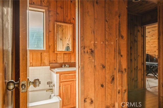 1284 Cortina, Lake Arrowhead, CA 92352
