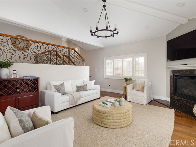 229 N Juanita Avenue, Redondo Beach CA: https://media.crmls.org/medias/5b0ae956-e3fa-4777-94b8-d5d3490e79f0.jpg