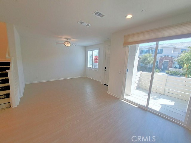 Detail Gallery Image 9 of 32 For 41987 Isadora #1402,  Murrieta,  CA 92562 - 2 Beds | 2/1 Baths