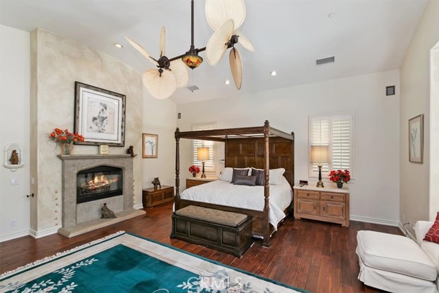 Image 41 of 75 For 6756 Hawarden Drive