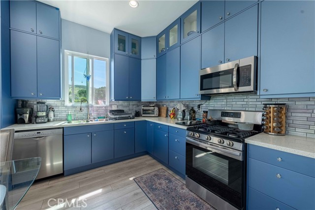 Detail Gallery Image 7 of 27 For 5414 Lake Crest Dr #B,  Agoura Hills,  CA 91301 - 2 Beds | 2 Baths