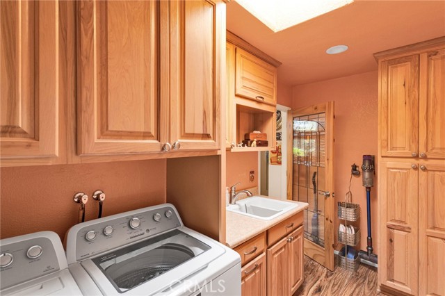 6375 Arrowhead Lake Road, Hesperia CA: https://media.crmls.org/medias/5b0c29a7-8cb4-4d8c-9e0d-02ee2b18bc14.jpg
