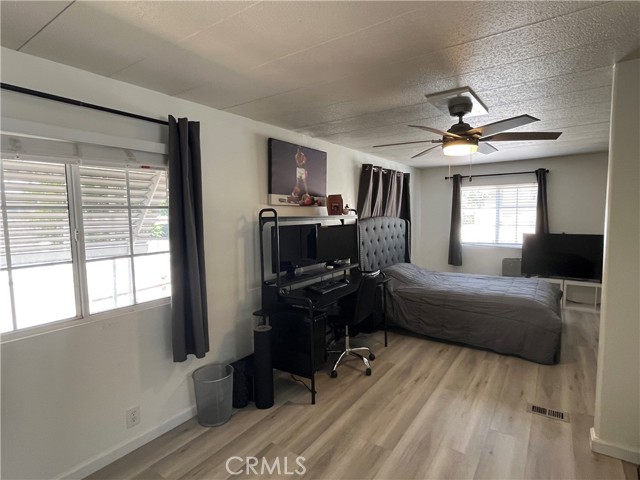 17700 Avalon Boulevard, Carson CA: https://media.crmls.org/medias/5b0d071f-a9c1-46e4-b6ef-6c61e3d9a3ba.jpg