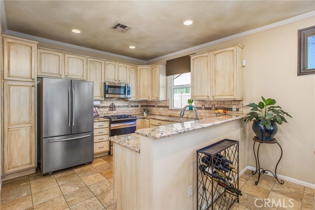 Detail Gallery Image 11 of 37 For 1656 Hibiscus Ct, Beaumont,  CA 92223 - 2 Beds | 2 Baths