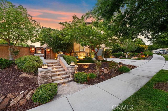 22517 Skipping Stone Drive, Saugus CA: https://media.crmls.org/medias/5b0e09ed-75e0-4c5e-aefe-7dcd5ca61b43.jpg