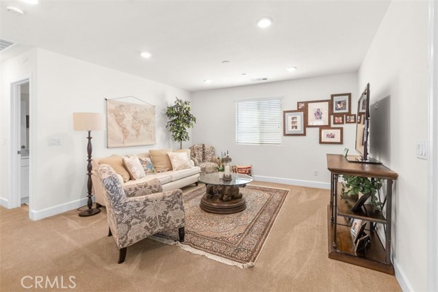 Detail Gallery Image 18 of 27 For 5327 La Bodega Way, Fontana,  CA 92336 - 4 Beds | 3/1 Baths