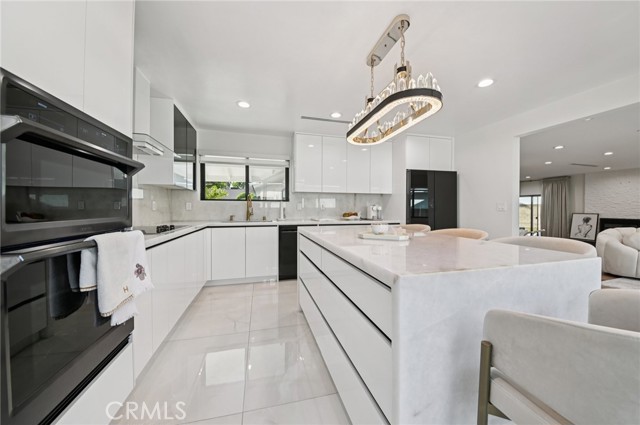 Detail Gallery Image 18 of 31 For 15937 Londelius St, North Hills,  CA 91343 - 3 Beds | 3 Baths