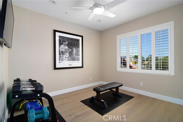 Detail Gallery Image 30 of 50 For 3941 Rock Hampton Dr, Tarzana,  CA 91356 - 5 Beds | 3 Baths