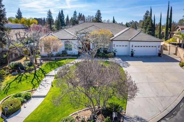 Detail Gallery Image 3 of 28 For 12437 N via Tuscania, Clovis,  CA 93619 - 5 Beds | 3/1 Baths