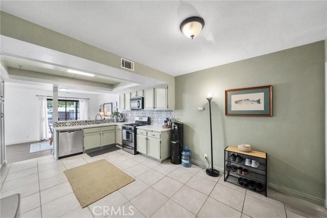 Image 7 of 22 For 2172 Falcon Crest Drive