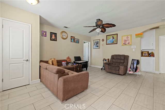 Detail Gallery Image 15 of 27 For 10323 Eldora, Sunland,  CA 91040 - 5 Beds | 4 Baths