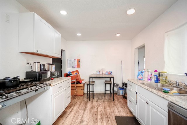 Detail Gallery Image 30 of 33 For 185 N Scovell, San Jacinto,  CA 92583 - 5 Beds | 3 Baths