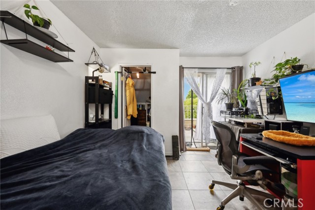 Detail Gallery Image 13 of 27 For 300 E Chestnut Ave #303,  Santa Ana,  CA 92701 - 2 Beds | 2 Baths