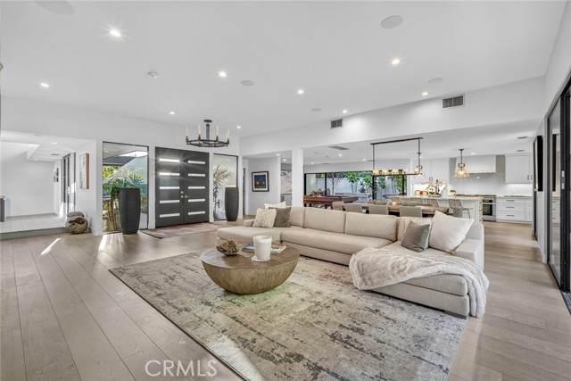 Detail Gallery Image 14 of 33 For 17 Monarch Bay, Dana Point,  CA 92629 - 4 Beds | 3/1 Baths