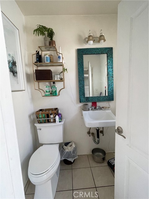 3217 Valley Drive, Manhattan Beach, California 90266, 3 Bedrooms Bedrooms, ,1 BathroomBathrooms,Residential,Sold,Valley,SB22022195