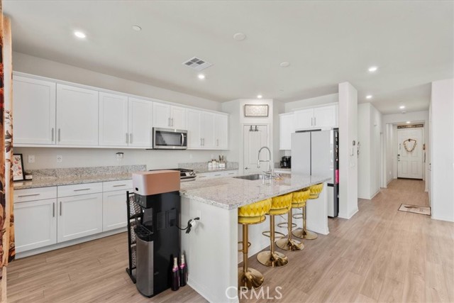 Detail Gallery Image 12 of 37 For 728 Freesia Cir, San Jacinto,  CA 92583 - 4 Beds | 3/1 Baths