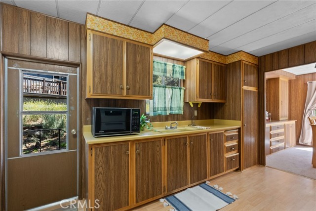 2720 Klondike Way, Pine Mountain Club CA: https://media.crmls.org/medias/5b134b50-9049-46af-a64f-35e7d4d90644.jpg