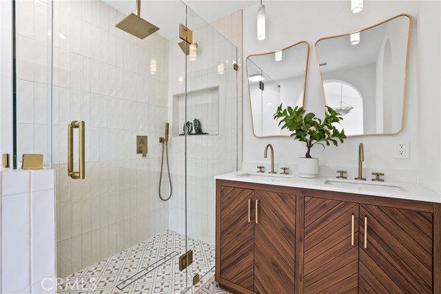 23941 Jarrow Lane, Lake Forest CA: https://media.crmls.org/medias/5b14016e-bc28-4ab0-95ce-a91388a6bb3b.jpg