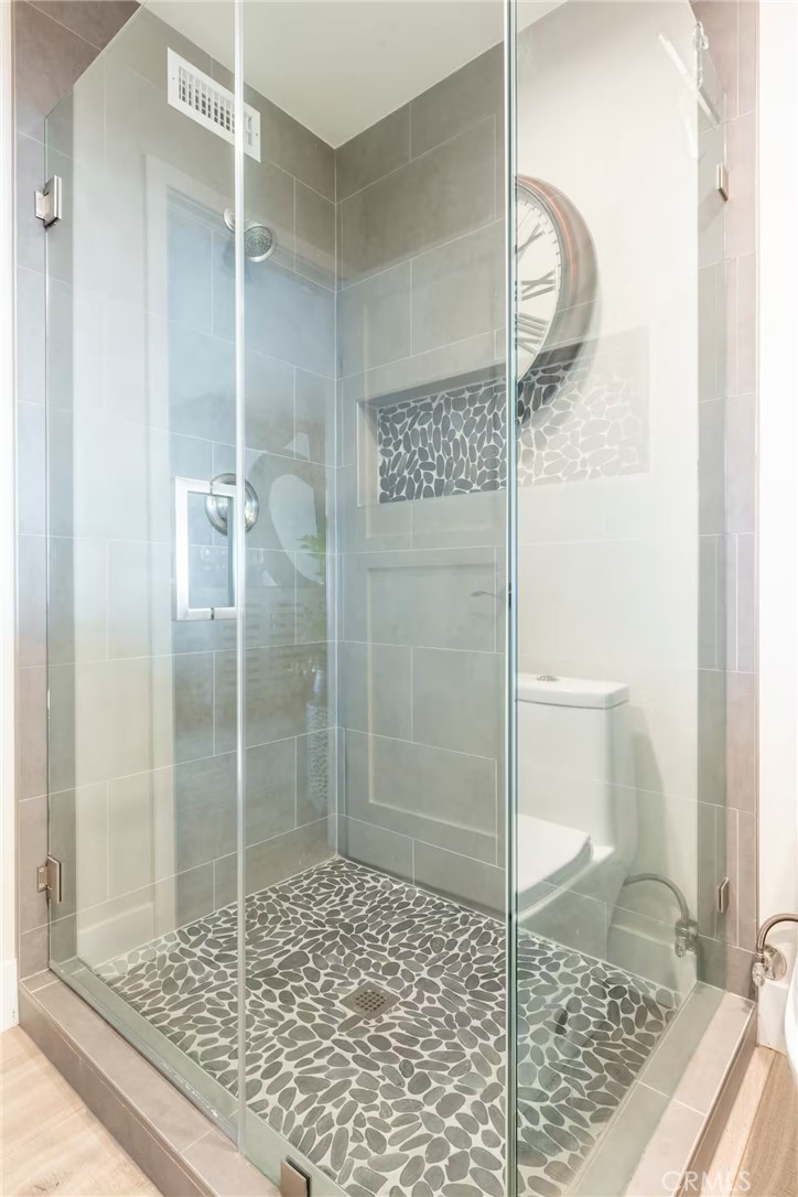 https://media.crmls.org/medias/5b14836b-c6da-439e-b5f5-be0e755a244d.jpg?preset=X-Large