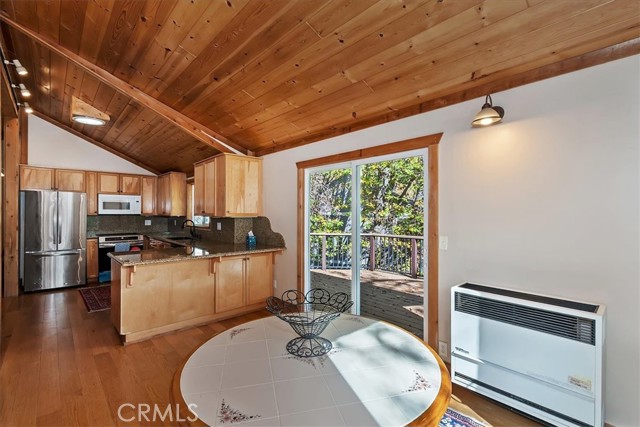 Detail Gallery Image 17 of 42 For 32765 Cougar, Arrowbear,  CA 92382 - 3 Beds | 1 Baths