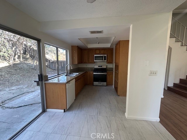 2301 Cravath Court, West Covina CA: https://media.crmls.org/medias/5b14eb48-d09b-440d-8398-0b5bb90ee48a.jpg