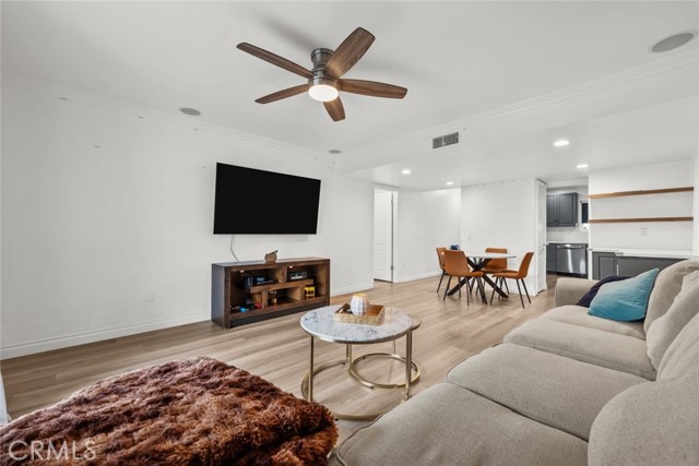 10331 Lindley Avenue, Porter Ranch CA: https://media.crmls.org/medias/5b1504ce-09b8-4624-aa3b-771b5ce93aa5.jpg