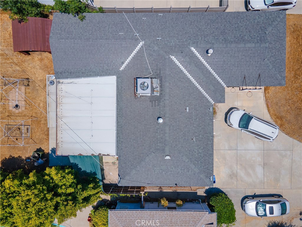 https://media.crmls.org/medias/5b1591b4-b206-49b5-bb1b-cbfdcb18072a.jpg?preset=X-Large