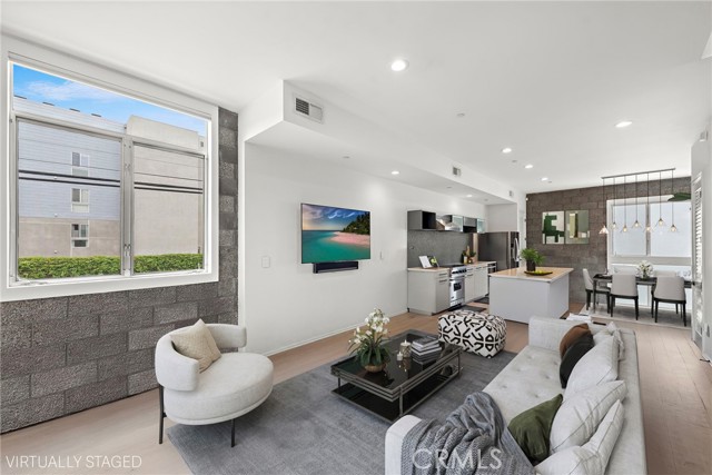 Detail Gallery Image 6 of 31 For 4151 Redwood Avenue #106, Los Angeles,  CA 90066 - 2 Beds | 3/1 Baths