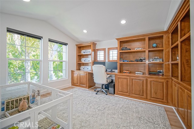 Detail Gallery Image 39 of 58 For 542 Arbor Ct, Simi Valley,  CA 93065 - 4 Beds | 2/1 Baths