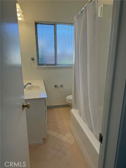 1806 Tamerlane Drive, Glendale CA: https://media.crmls.org/medias/5b174b3b-62aa-4b67-b63c-e1ae9d21ff78.jpg