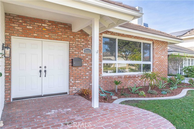 Detail Gallery Image 2 of 42 For 20081 Lawson Ln, Huntington Beach,  CA 92646 - 4 Beds | 3 Baths