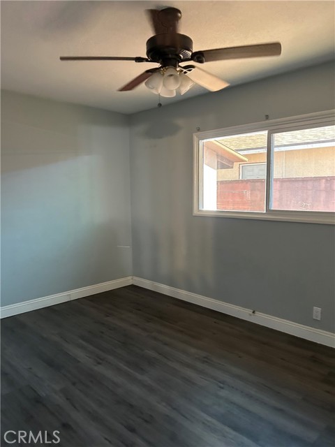 Detail Gallery Image 8 of 8 For 1015 N Roanne Pl, Anaheim,  CA 92801 - 4 Beds | 2 Baths