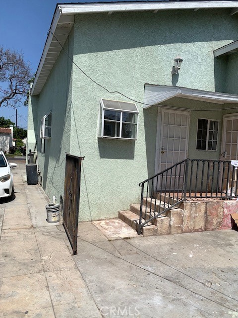 6818 Cedar St, Huntington Park CA: https://media.crmls.org/medias/5b17f124-270c-4471-a83b-9560290213dd.jpg
