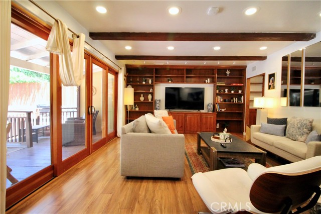 Detail Gallery Image 4 of 25 For 4968 Reforma Rd, Woodland Hills,  CA 91364 - 4 Beds | 2 Baths