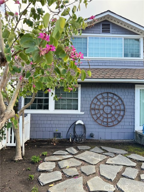 437 Cypress Drive, Laguna Beach CA: https://media.crmls.org/medias/5b18707b-95a3-4ac9-9ff2-5756b0761b4a.jpg