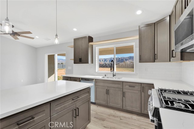 Detail Gallery Image 10 of 39 For 21533 Del Oro Rd, Apple Valley,  CA 92307 - 4 Beds | 2/1 Baths