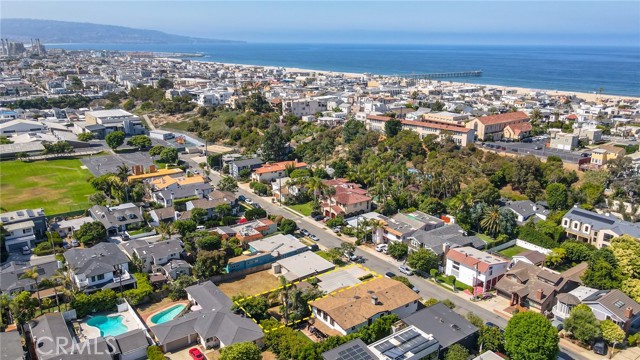 1850 Valley Park Avenue, Hermosa Beach, California 90254, 3 Bedrooms Bedrooms, ,1 BathroomBathrooms,Residential,Sold,Valley Park,SB23101072