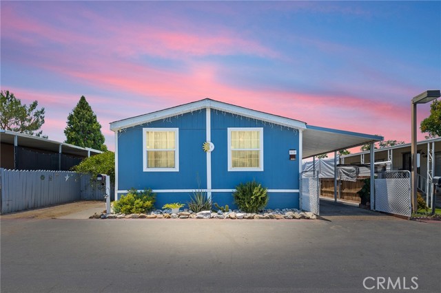 1097 N State Street, Hemet CA: https://media.crmls.org/medias/5b196e1d-5b0a-4d26-8d0f-65e9c7839a1a.jpg