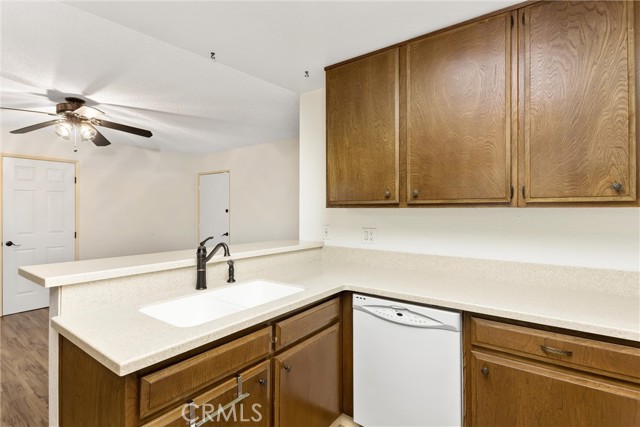 Detail Gallery Image 16 of 29 For 1580 Lisa Ln, Redlands,  CA 92374 - 2 Beds | 2 Baths