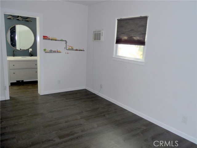 Detail Gallery Image 16 of 31 For 934 E 6th St, Pomona,  CA 91766 - 2 Beds | 2 Baths