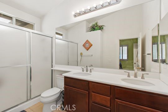 4516 Streamport Drive, Riverside CA: https://media.crmls.org/medias/5b1ae93c-3429-4c5b-8e74-94e57a4d4e64.jpg