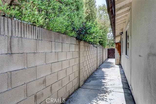 20102 Plaza De Madrid, Cerritos CA: https://media.crmls.org/medias/5b1afba9-8794-47f7-95de-48b75d83f230.jpg