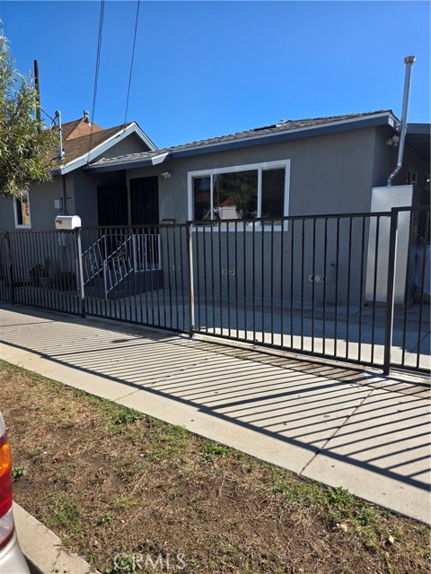 Detail Gallery Image 3 of 7 For 220 N. Saratoga, East Los Angeles,  CA 90033 - 1 Beds | 1 Baths