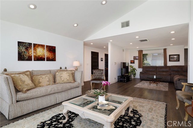 Detail Gallery Image 10 of 51 For 22534 Paul Revere Dr, Calabasas,  CA 91302 - 4 Beds | 2/1 Baths