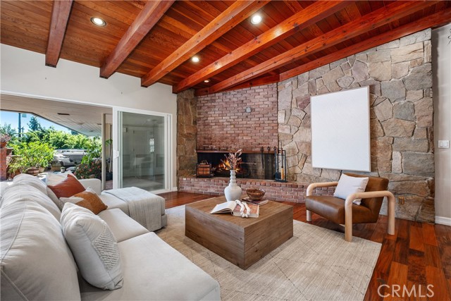 Detail Gallery Image 18 of 48 For 2120 Yucca, Fullerton,  CA 92835 - 4 Beds | 4 Baths