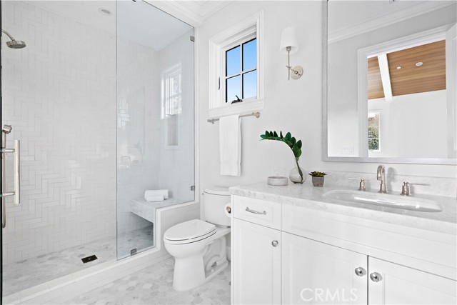 Detail Gallery Image 49 of 56 For 4509 Noeline Ave, Encino,  CA 91436 - 6 Beds | 6/1 Baths